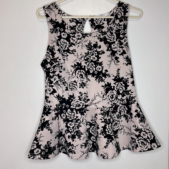 Ricki’s Tank Blouse - Picture 1 of 5